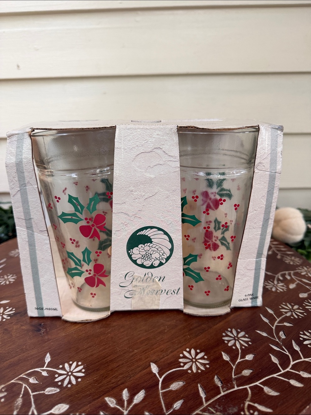Golden Harvest Set of 4 Chistmas Bear Tumbler in Original Box